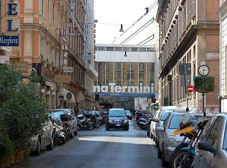 Termini Accommodation Рим Экстерьер фото